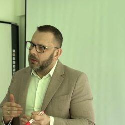 img-5744E9BC1F15-FBE9-89E5-1C8F-707B8AC46327